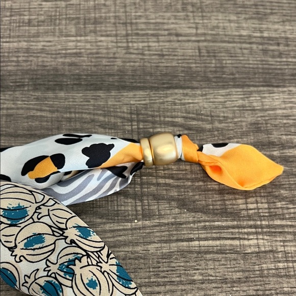 Piper K | Scarf Necklace - Picture 6 of 10